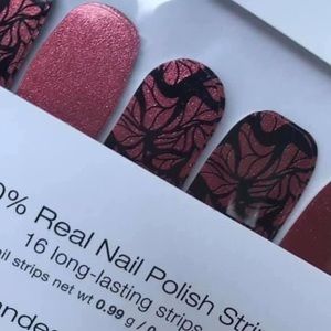 Color Street Nails, Retired set
Bundle and save on shipping per set!